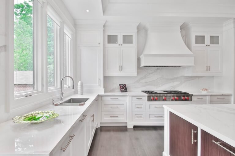 4 Best Types Of Garage Cabinet