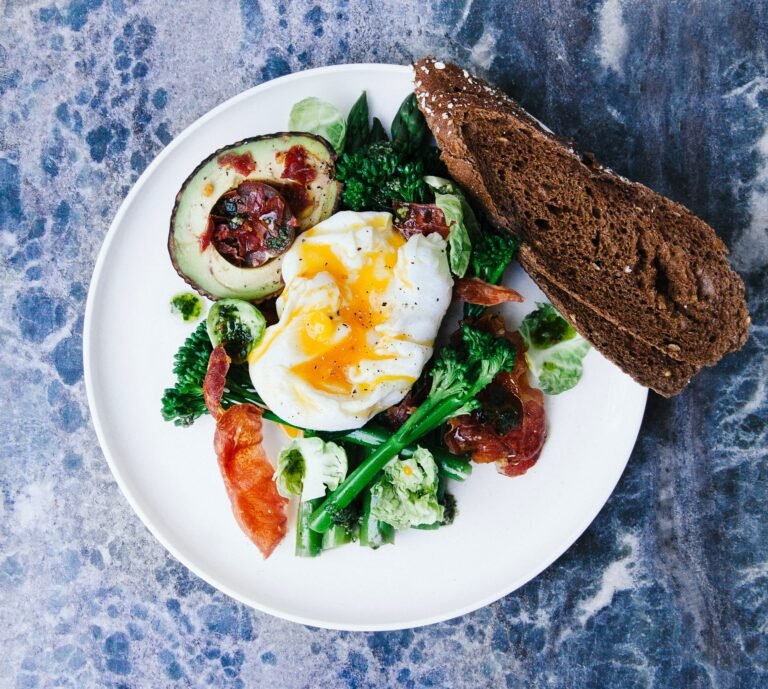 Healthy Breakfasts That Reduce Afternoon Cravings