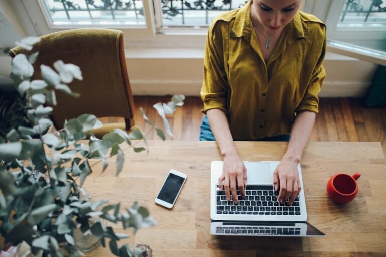 WEB COPYWRITER