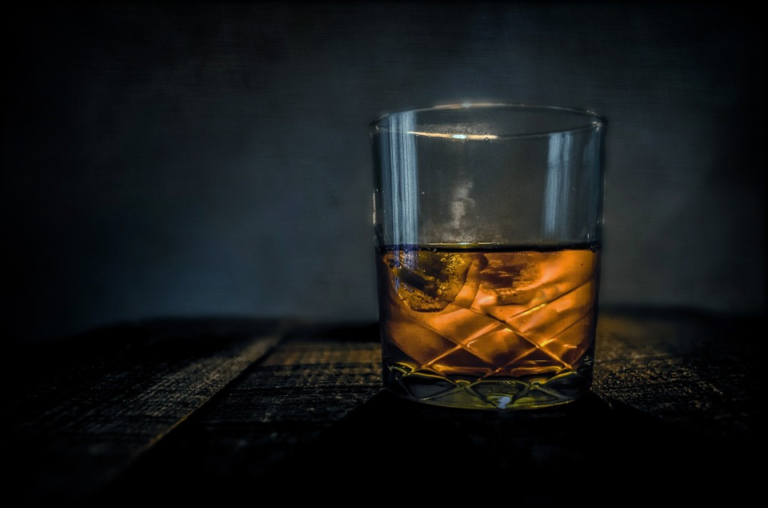 5 Tips To Take Care Of While Buying Whiskeys Online