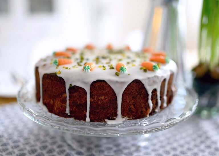 Best bakery cakes at your doorstep in varied designs and eye catching patterns
