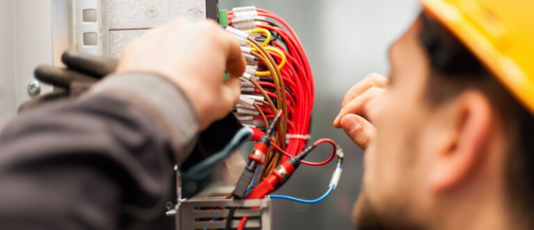Electrician in Harlow
