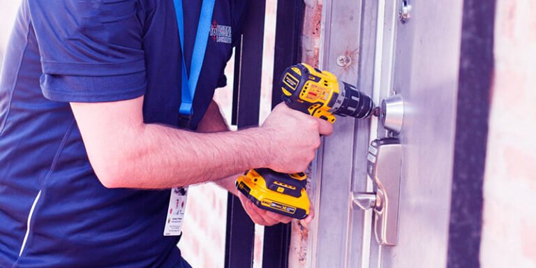 Door Lock Commercial Installation - Key On The Spot