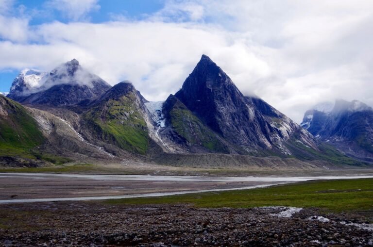 4 Natural Wonders to Check Off Your Canadian Bucket List