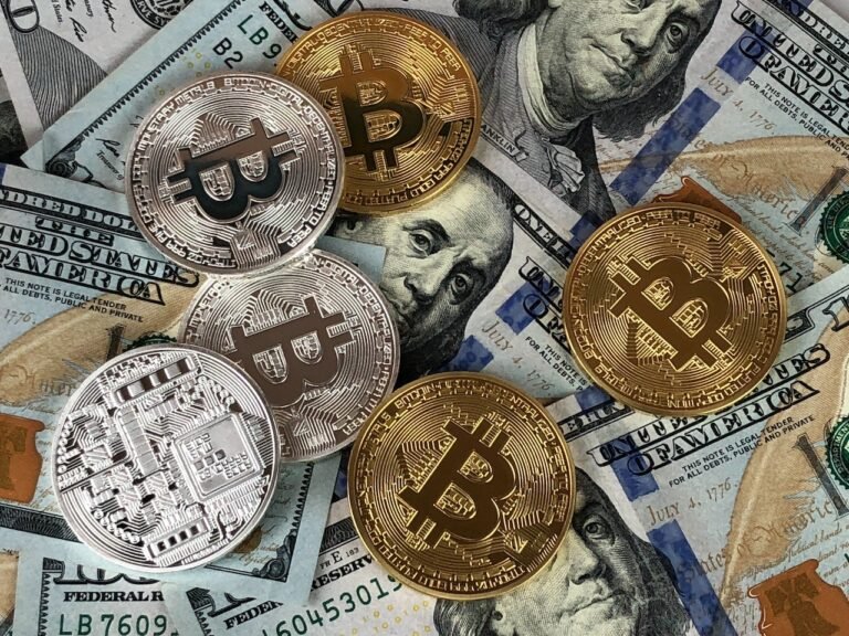Cryptocurrency Portfolio Management & Tracker: A Simplified Approach to Investing in the Cryptocurrency Market 