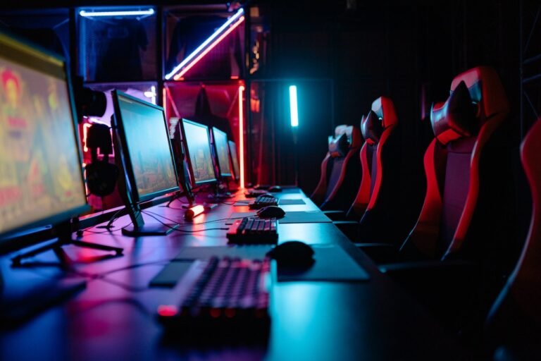 What makes online poker an interesting platform to play&nbsp;