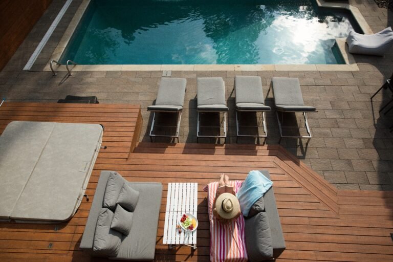 Things You Can Do Around the Pool on Holiday 